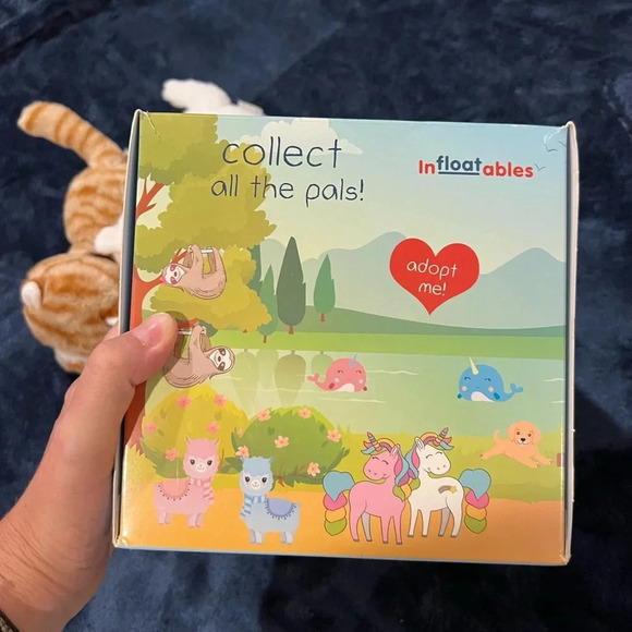 Adopt a pet gift box with 2 plush kittens in original box - Picture 2 of 7